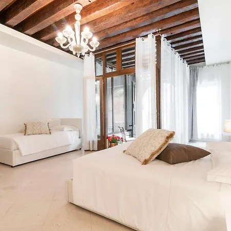 Riva Palace Apartments By Wonderful Italy Venetië Buitenkant foto